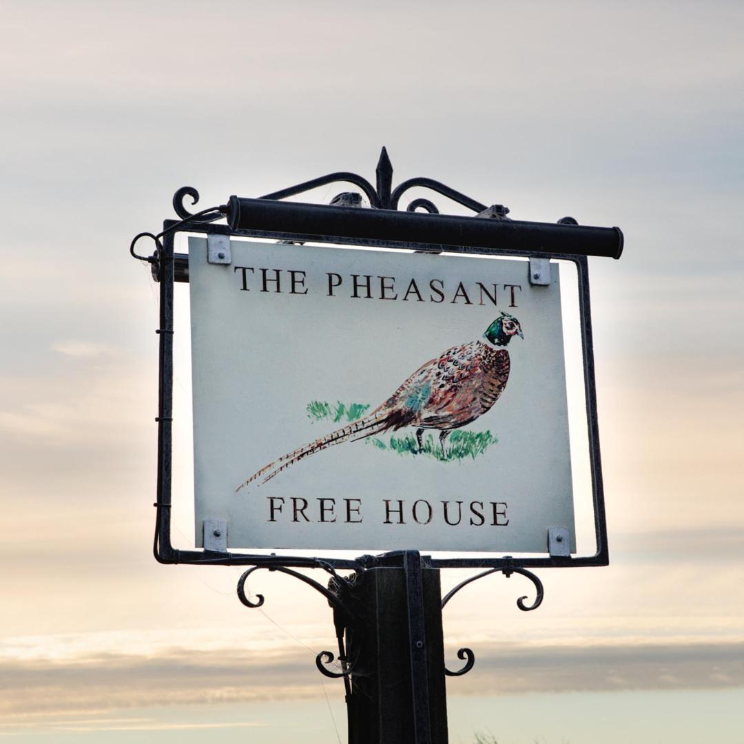 The Pheasant Public House & Hotel Gestingthorpe Eksteriør billede